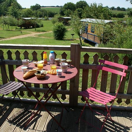 Les Roulottes & Cottages Du Moulin Chenillé-Changé Екстериор снимка
