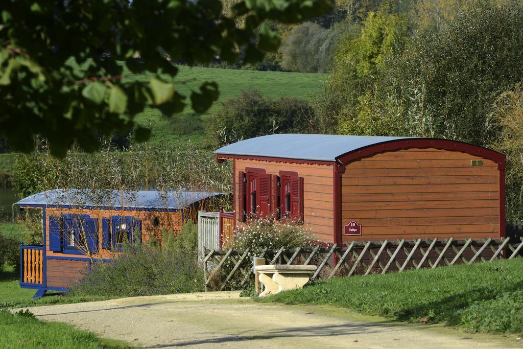 Les Roulottes & Cottages Du Moulin Chenillé-Changé Стая снимка