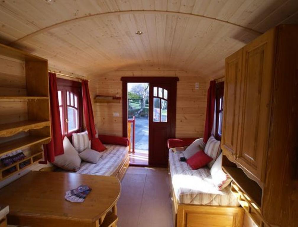 Les Roulottes & Cottages Du Moulin Chenillé-Changé Екстериор снимка